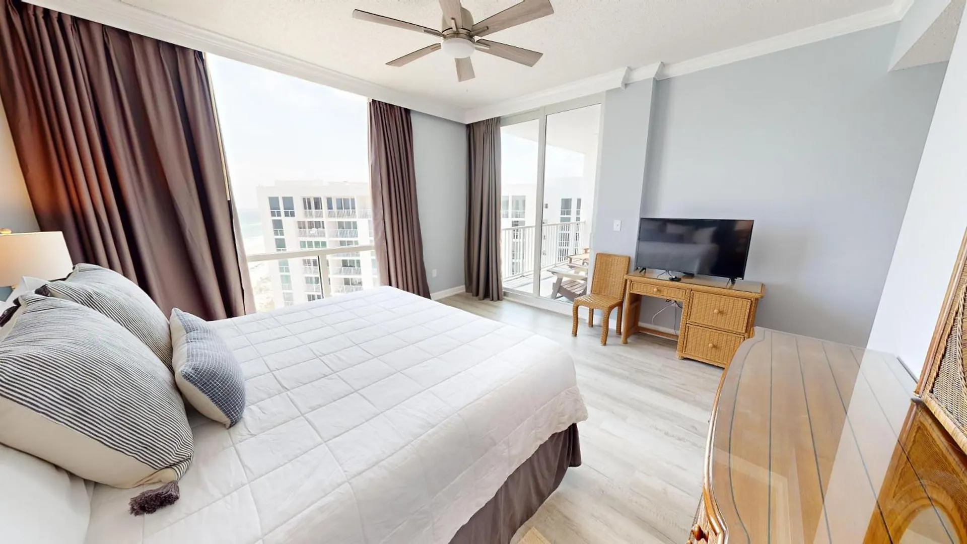 Shoreline Towers 1123- By Holiday Isle Properties Destin United States